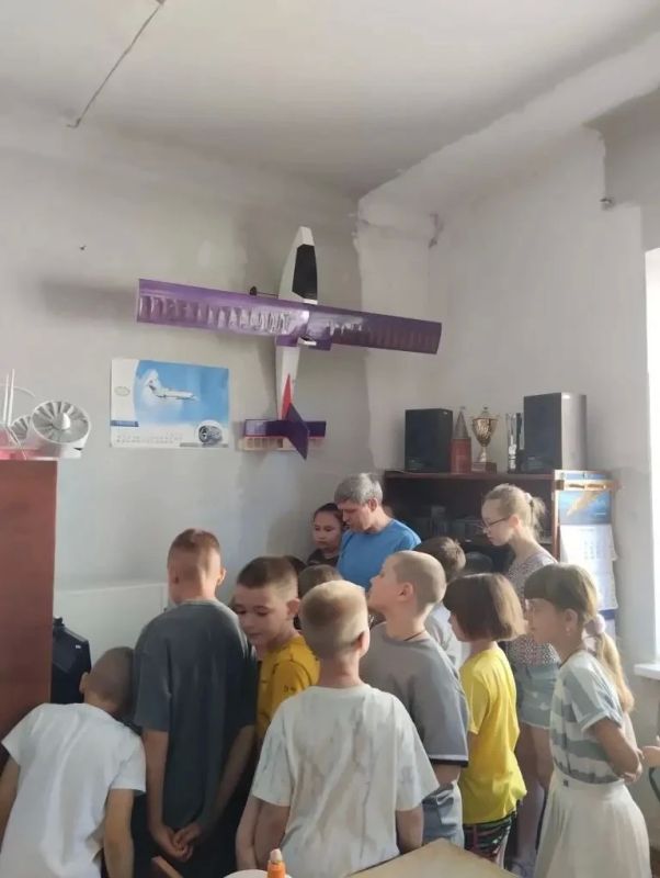 1 июля начала свою работу торжественной линейкой досуговая площадка "Юный техник" на базе МБУДО "Харцызская станция юных техников" 1 июля начала свою работу торжественной линейкой досуговая площадка "Юный техник" на базе МБУДО "Харцызская станция юных техников"