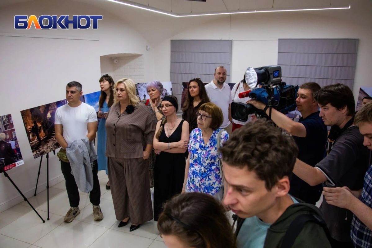 В Москве открылась выставка «Нерушимое. Женский взгляд» с участием работ главреда «Блокнот Донецк» В Москве открылась выставка «Нерушимое. Женский взгляд» с участием работ главреда «Блокнот Донецк»