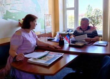 Наталья Бегуненко: Заместитель руководителя Управы Петровского внутригородского района Администрации городского округа Донецк Сергей Васильевич Чуб провёл еженедельный приём жителей района