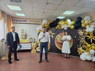 Глава Минспорта ДНР вручил дипломы выпускникам училища олимпийского резерва
