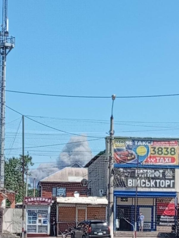 Прилёт 3 тонной крылатой бомбы утром по цели в Славянске Прилёт 3 тонной крылатой бомбы утром по цели в Славянске