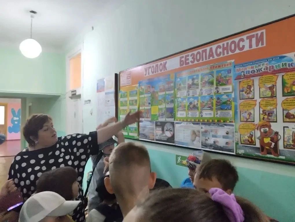 1 июля начала свою работу торжественной линейкой досуговая площадка "Юный техник" на базе МБУДО "Харцызская станция юных техников" 1 июля начала свою работу торжественной линейкой досуговая площадка "Юный техник" на базе МБУДО "Харцызская станция юных техников"