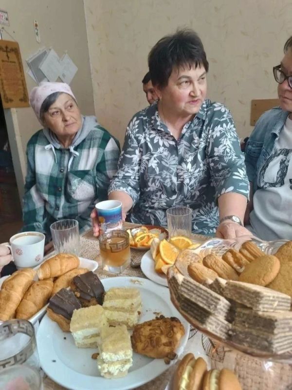 Чаепития, субботники и юбилей дома – соседи вместе! Чаепития, субботники и юбилей дома – соседи вместе!