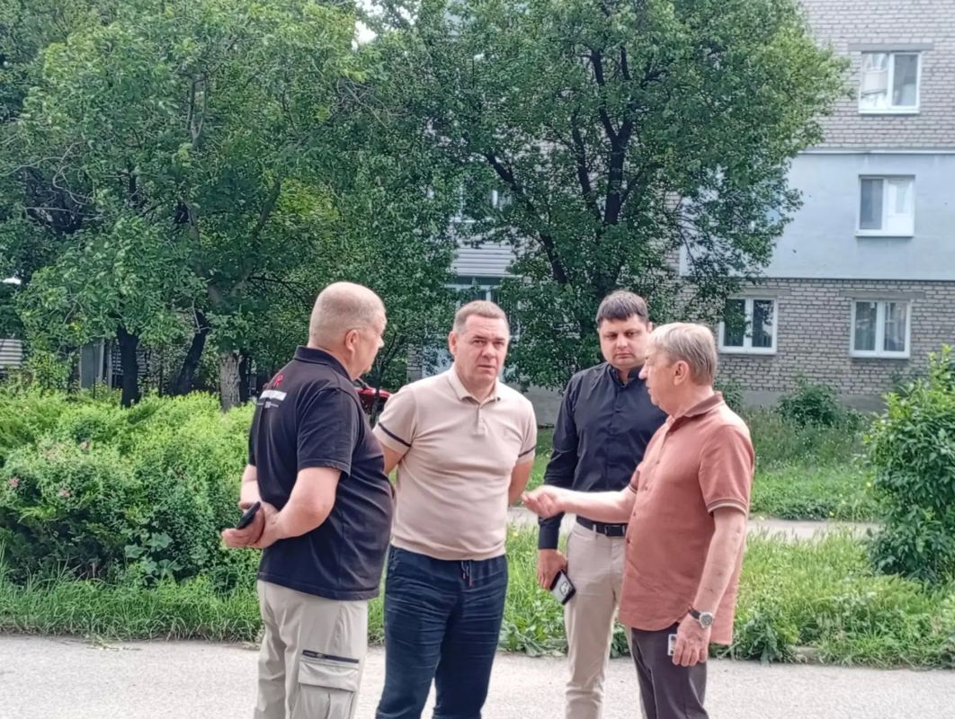 Побывали с Александром Лазаревым на ряде объектов, которые восстанавливает в этом году в нашем городе Челябинская область Побывали с Александром Лазаревым на ряде объектов, которые восстанавливает в этом году в нашем городе Челябинская область