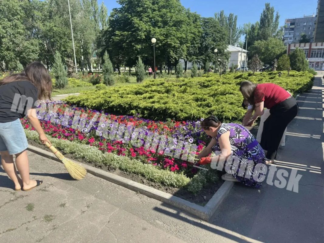 Акция «Чистый четверг» в Донецке! Акция «Чистый четверг» в Донецке!