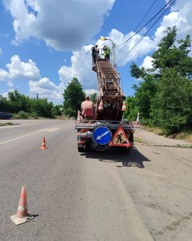 Иван Адамец: Специалисты предприятия «Донецкгорсвет» продолжают плановые работы по комплексному техническому обслуживанию наружных электрических сетей в Куйбышевском районе Иван Адамец: Специалисты предприятия «Донецкгорсвет» продолжают плановые работы по комплексному техническому обслуживанию наружных электрических сетей в Куйбышевском районе