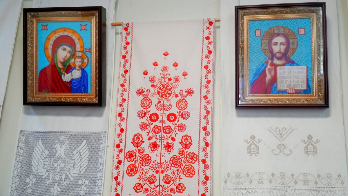 Письмена любви и верности в искусной вышивке Письмена любви и верности в искусной вышивке