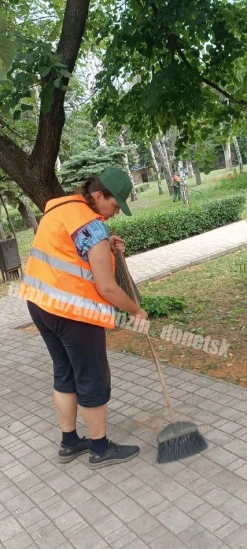 Акция «Чистый четверг» в Донецке! Акция «Чистый четверг» в Донецке!