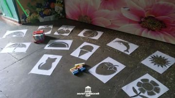 В филиале «Золотаревский СДК» сегодня царило цветовое безумие