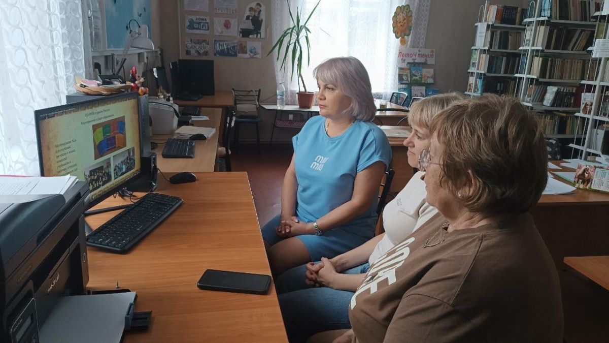 Библиотекари Санкт-Петербурга и ДНР провели онлайн-встречу Библиотекари Санкт-Петербурга и ДНР провели онлайн-встречу