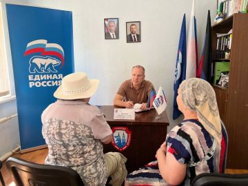 Вопросы ЖКХ и социальные темы: депутаты Народного Совета провели приемы граждан в Донецке и Шахтерске