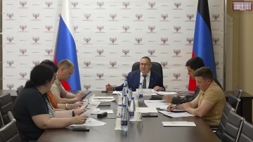 Андрей Крамар рассказал об итогах круглого стола по вопросам поддержки материнства и многодетных семей