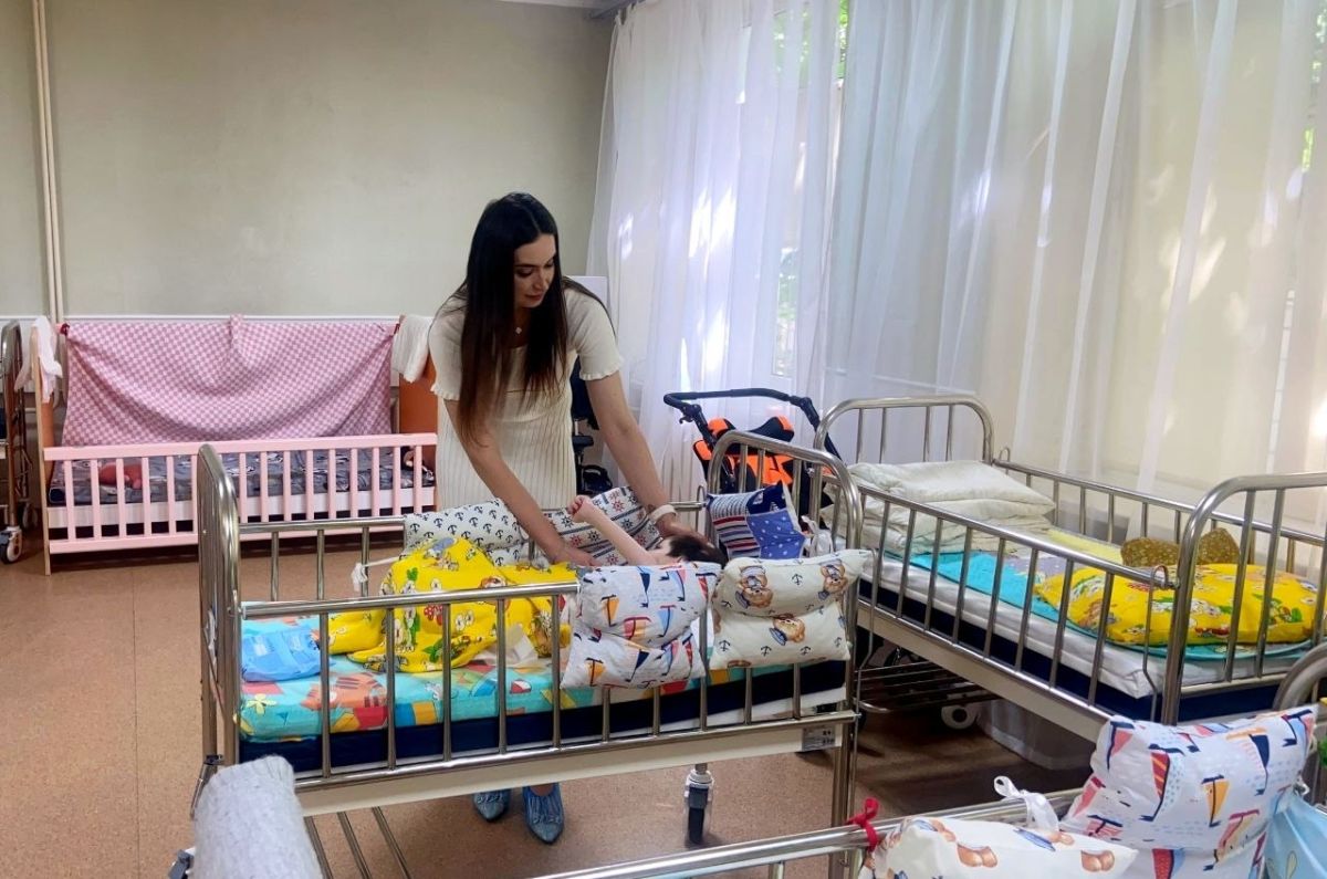 Уполномоченный по правам ребенка в ДНР посетила специализированный дом ребенка «Родничок» в Донецке Уполномоченный по правам ребенка в ДНР посетила специализированный дом ребенка «Родничок» в Донецке
