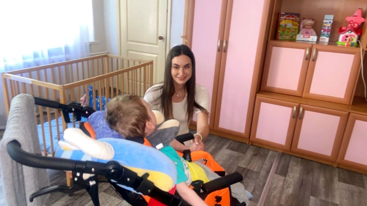 Уполномоченный по правам ребенка в ДНР посетила специализированный дом ребенка «Родничок» в Донецке Уполномоченный по правам ребенка в ДНР посетила специализированный дом ребенка «Родничок» в Донецке