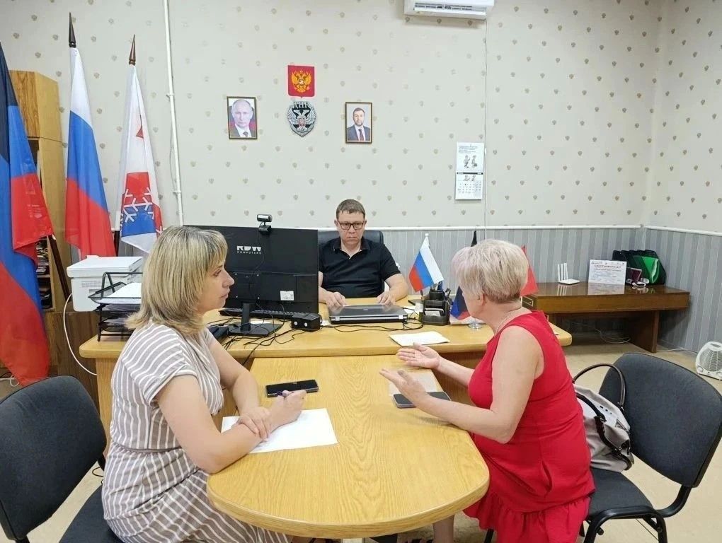 Замглавы администрации Снежного рассмотрел обращение по вопросам благоустройства