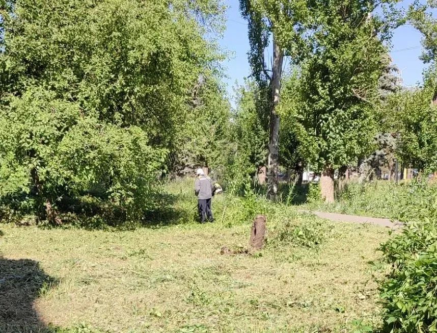 Сегодня, 3 июля, с целью приведения территории в надлежащее санитарное состояние в Кировском внутригородском районе города Макеевки силами Макеевского филиала НКО «ЕДИНЫЙ РЕГИОНАЛЬНЫЙ ФОНД ПО УПРАВЛЕНИЮ МНОГОКВАРТИРНЫМИ... Сегодня, 3 июля, с целью приведения территории в надлежащее санитарное состояние в Кировском внутригородском районе города Макеевки силами Макеевского филиала НКО «ЕДИНЫЙ РЕГИОНАЛЬНЫЙ ФОНД ПО УПРАВЛЕНИЮ МНОГОКВАРТИРНЫМИ...