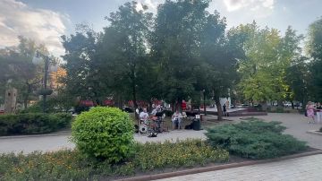 Атмосфера на бульваре Пушкина в Донецке