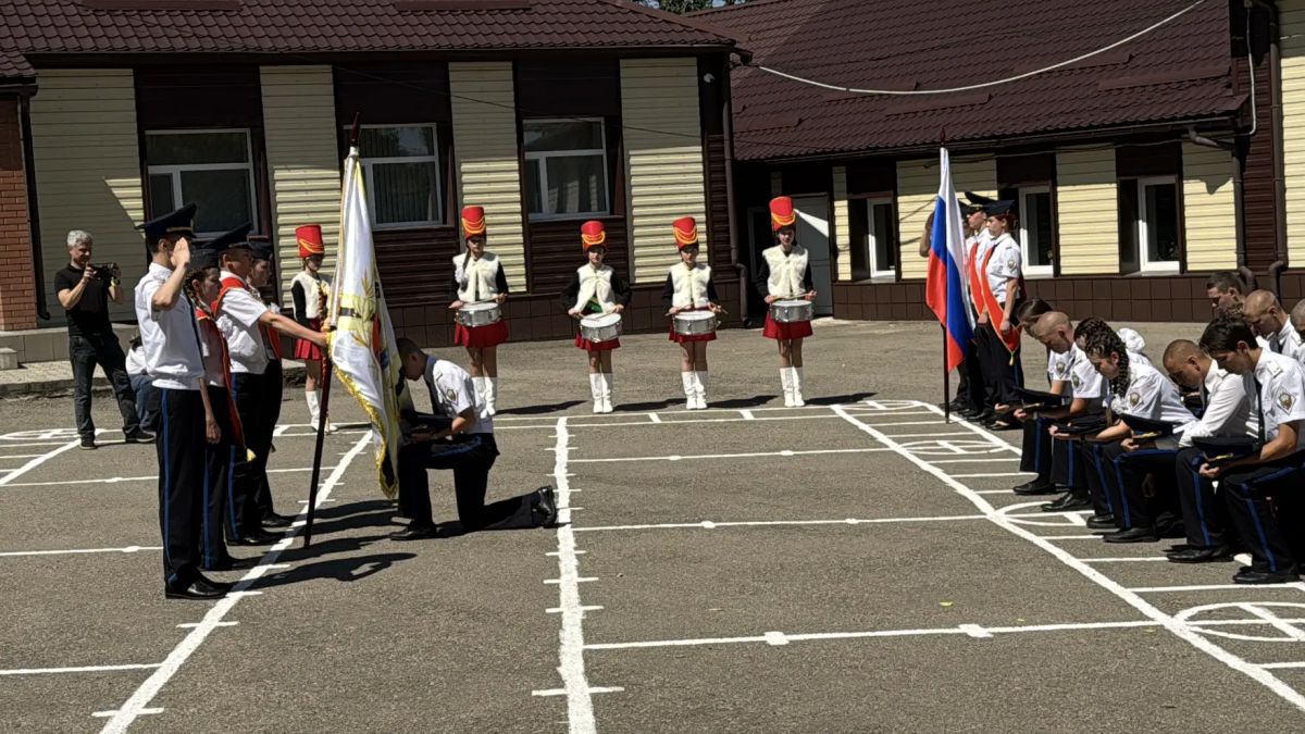 Торжество с оттенком грусти: в Кадетском корпусе имени Первого Главы ДНР прошёл выпускной Торжество с оттенком грусти: в Кадетском корпусе имени Первого Главы ДНР прошёл выпускной