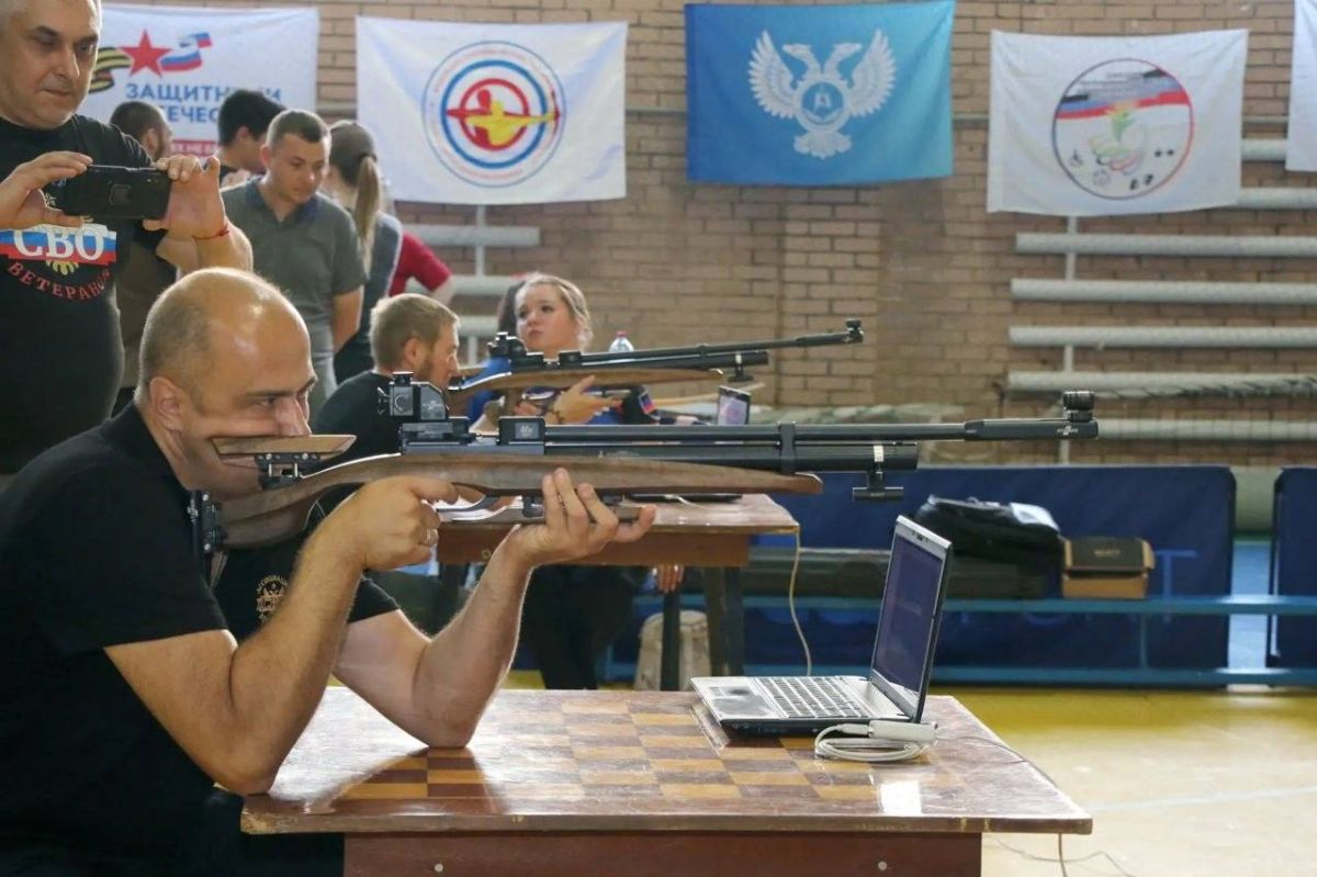 Чертков наградил победителей спартакиады среди ветеранов боевых действий в ДНР Чертков наградил победителей спартакиады среди ветеранов боевых действий в ДНР