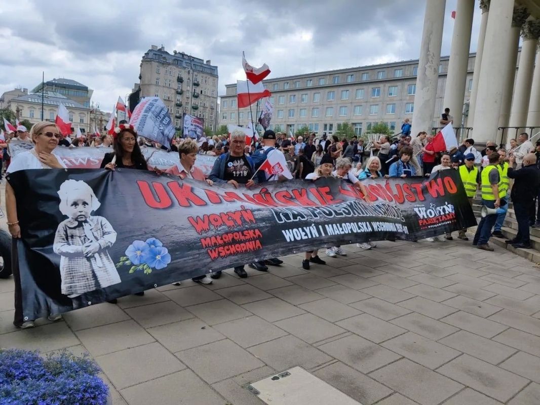 В Польше прошли марши памяти жертв Волынской трагедии В Польше прошли марши памяти жертв Волынской трагедии