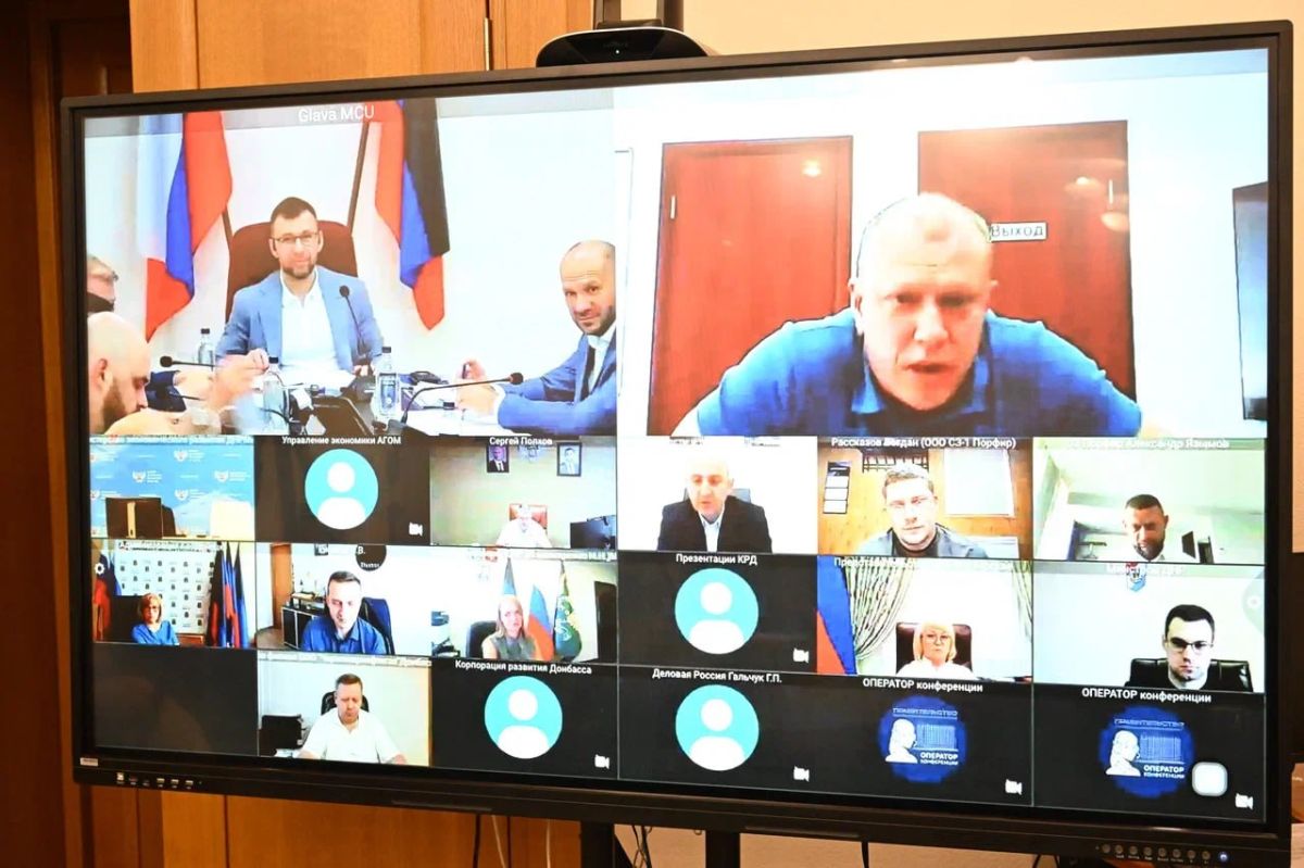 Денис Шимановский: Более 5 000 красных клёнов планируем высадить в этом году в память о погибших жителях Донбасса Денис Шимановский: Более 5 000 красных клёнов планируем высадить в этом году в память о погибших жителях Донбасса