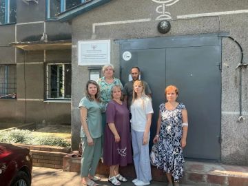 Донорство — это спасение: сотрудники администрации Шахтёрского округа сдали кровь в рамках партпроекта «Здоровое будущее»