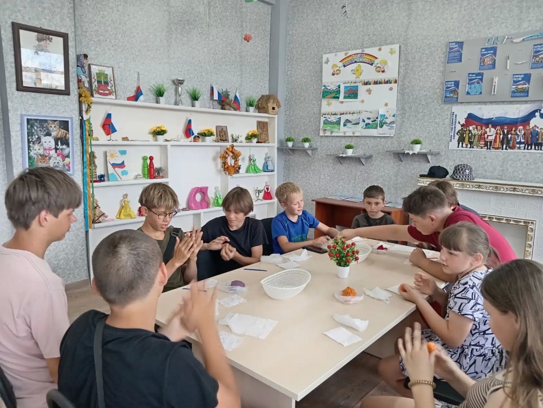Творческий урожай: участники кружка слепили овощи из солёного теста Творческий урожай: участники кружка слепили овощи из солёного теста