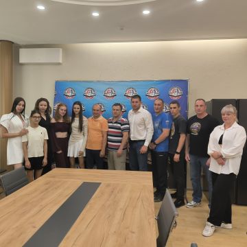Встретился с представителями и спортсменами Федерации бокса