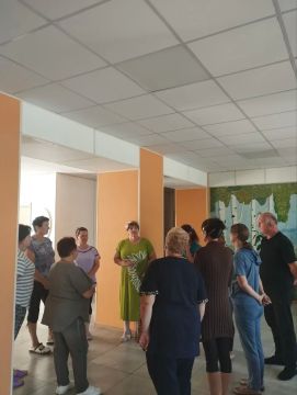 Депутатом Тельмановского муниципального совета Галиной Коссе проведена рабочая встреча с коллективом государственного бюджетного общеобразовательного учреждения «Тельмановская гимназия Тельмановского муниципального округа»