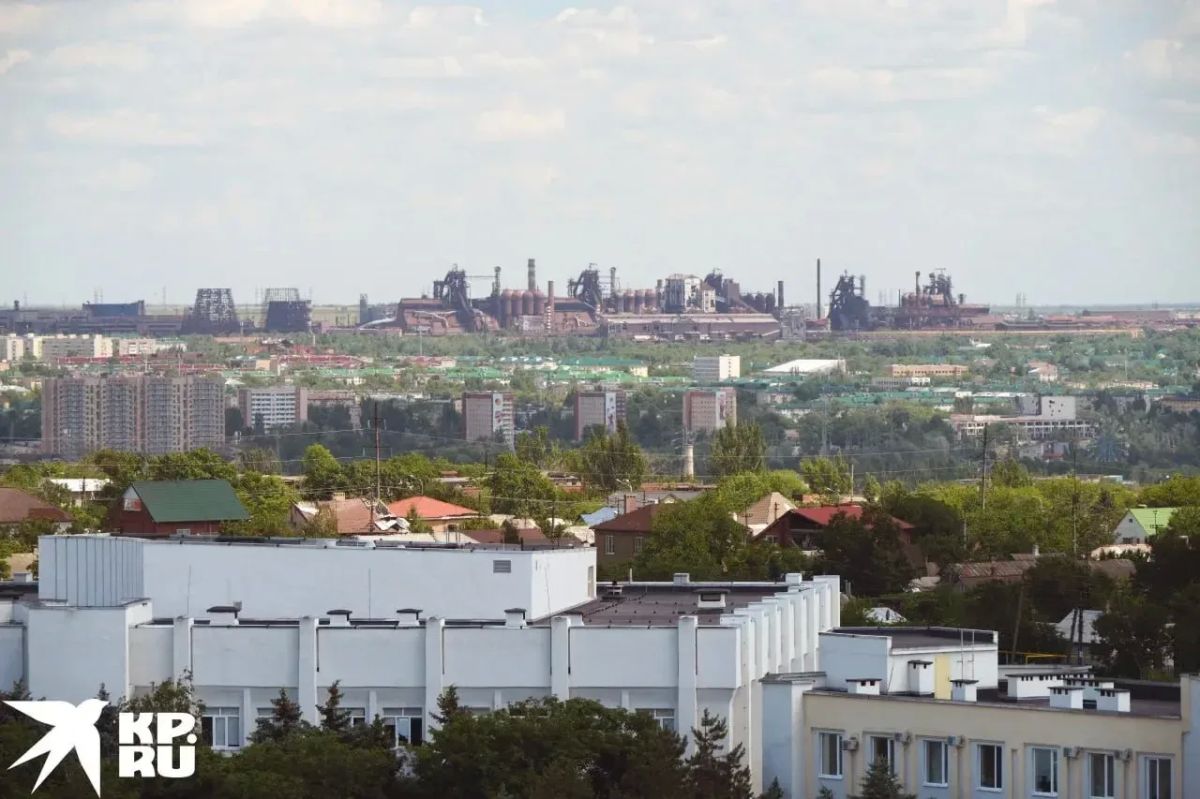 Вид на восстановленный Ильичевский район Мариуполя Вид на восстановленный Ильичевский район Мариуполя