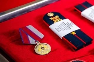В ДНР наградили росгвардейца за спасение людей во время взрыва газа в Донецке
