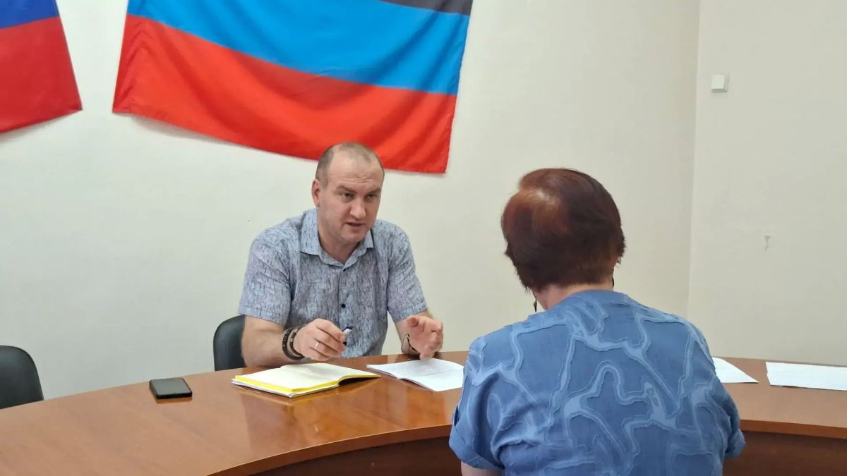 Валентин Левченко: Сегодня в Управе Киевского внутригородского района заместитель руководителя Управы Александр Хромоногих провел прием граждан Валентин Левченко: Сегодня в Управе Киевского внутригородского района заместитель руководителя Управы Александр Хромоногих провел прием граждан