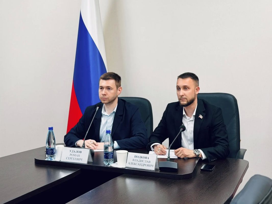 Александр Волошин: Сегодня провёл рабочую встречу с представителями Палаты молодых законодателей от Донецкой Народной Республики Александр Волошин: Сегодня провёл рабочую встречу с представителями Палаты молодых законодателей от Донецкой Народной Республики