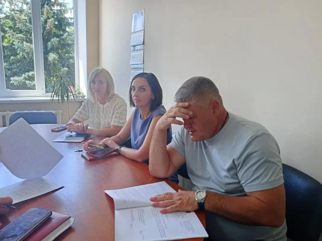 По моему поручению управляющий делами администрации округа Анна Полянская провела очередное заседание межведомственной рабочей группы по вопросам охраны здоровья граждан, которое прошло при участии депутата Народного Совета... По моему поручению управляющий делами администрации округа Анна Полянская провела очередное заседание межведомственной рабочей группы по вопросам охраны здоровья граждан, которое прошло при участии депутата Народного Совета...