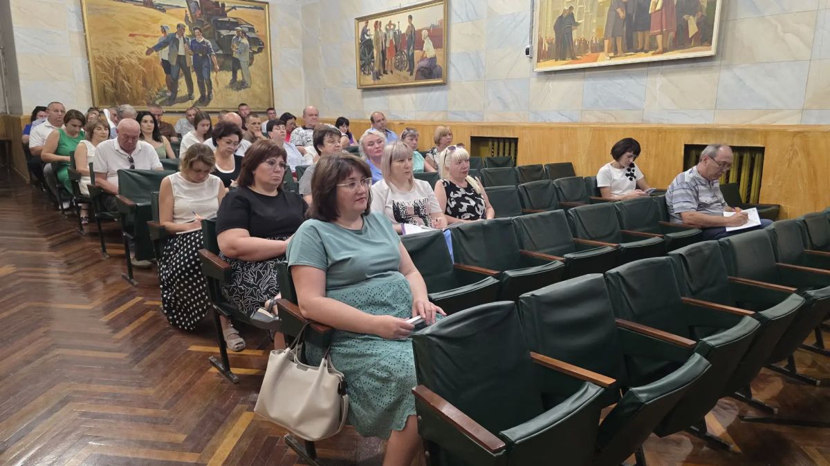 6 июля в Администрации Старобешевского муниципального округа прошло аппаратное совещание с руководителями структурных и территориальных подразделений Администрации округа, учреждений, организаций, предприятий 6 июля в Администрации Старобешевского муниципального округа прошло аппаратное совещание с руководителями структурных и территориальных подразделений Администрации округа, учреждений, организаций, предприятий