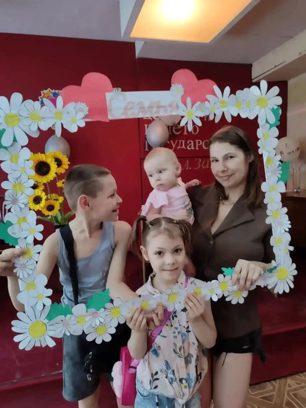 В Докучаевске прошел мастер-класс в честь Дня семьи, любви и верности В Докучаевске прошел мастер-класс в честь Дня семьи, любви и верности