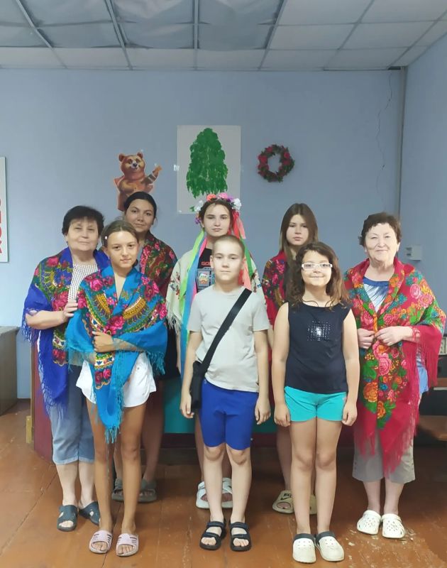 Наталья Великодная: Сегодня сотрудники домов культуры и библиотек провели для жителей населенных пунктов Тельмановского округа познавательные программы и праздничные концерты, посвященные Дню Ивана Купала Наталья Великодная: Сегодня сотрудники домов культуры и библиотек провели для жителей населенных пунктов Тельмановского округа познавательные программы и праздничные концерты, посвященные Дню Ивана Купала