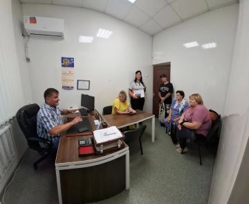 Начальник Мелекинского территориального отдела Александр Зяблов встретился с жителями села, чтобы услышать волнующие жителей вопросы