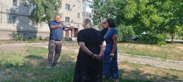 Провел встречу с населением