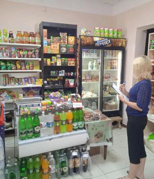 Контроль ценовой политики на товары социальной группы и соблюдение правил торговли — главная цель мониторингов, которые регулярно проводятся во исполнение поручения Министерства промышленности и торговли ДНР