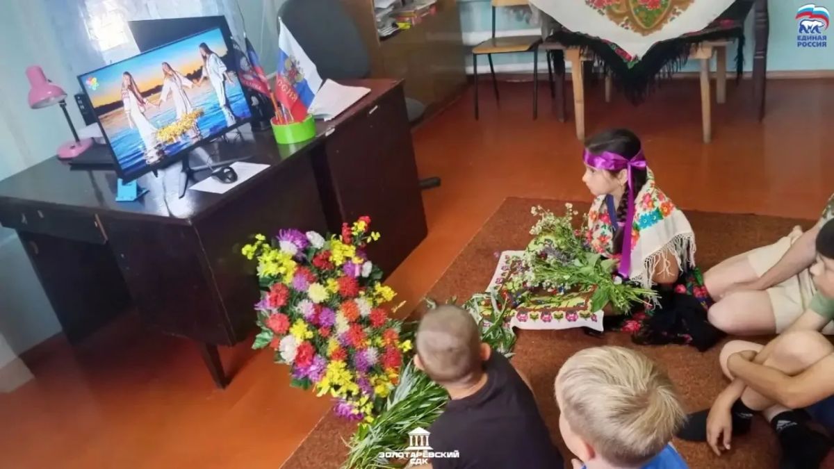 В честь одного из самых мистических и красивых славянских праздников — Ивана Купала — в филиале Золотаревский СДК прошли уютные эко-посиделки В честь одного из самых мистических и красивых славянских праздников — Ивана Купала — в филиале Золотаревский СДК прошли уютные эко-посиделки