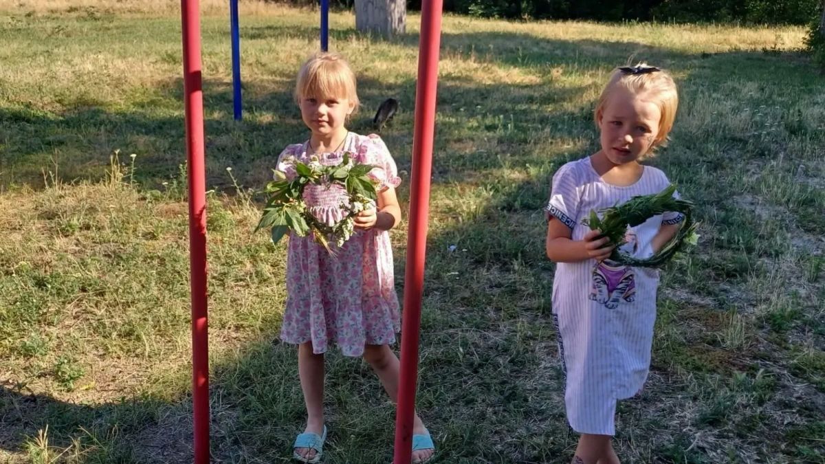 Наталья Великодная: Сегодня сотрудники домов культуры и библиотек провели для жителей населенных пунктов Тельмановского округа познавательные программы и праздничные концерты, посвященные Дню Ивана Купала Наталья Великодная: Сегодня сотрудники домов культуры и библиотек провели для жителей населенных пунктов Тельмановского округа познавательные программы и праздничные концерты, посвященные Дню Ивана Купала