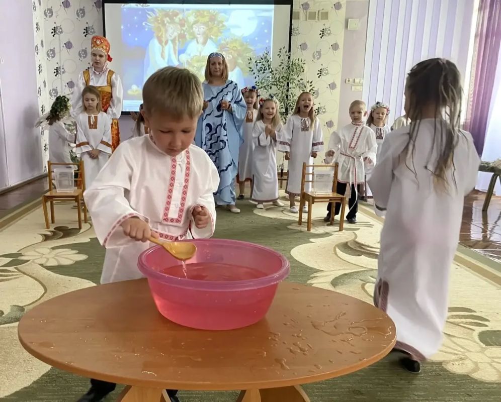 Сегодня в ГБДОУ «Детский сад № 23 г.о. Харцызск» ДНР для воспитанников прошло увлекательное развлечение «Ивана Купала» Сегодня в ГБДОУ «Детский сад № 23 г.о. Харцызск» ДНР для воспитанников прошло увлекательное развлечение «Ивана Купала»