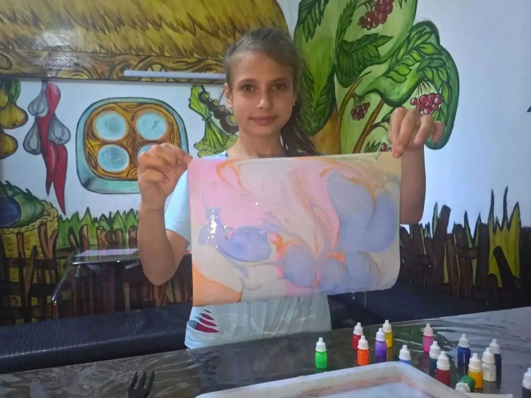 «Ромашка — символ любви, семьи и верности» — выставка кружка «Умелые руки» «Ромашка — символ любви, семьи и верности» — выставка кружка «Умелые руки»