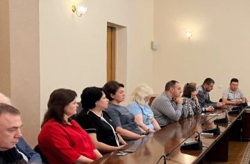 Во исполнение поручения Главы ДНР Дениса Пушилина, сегодня, 7 июля, депутат Макеевского городского совета Андрей Лаверченко провел встречу с трудовым коллективом филиала № 3 «Макеевский металлургический завод» ООО «Южный...