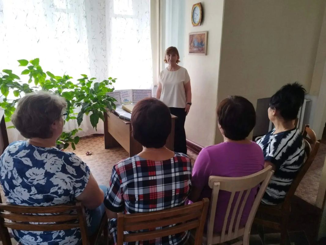 8 июля — День памяти православных святых благоверных Петра и Февронии Муромских, который отмечается в России как Всероссийский день семьи, любви и верности 8 июля — День памяти православных святых благоверных Петра и Февронии Муромских, который отмечается в России как Всероссийский день семьи, любви и верности