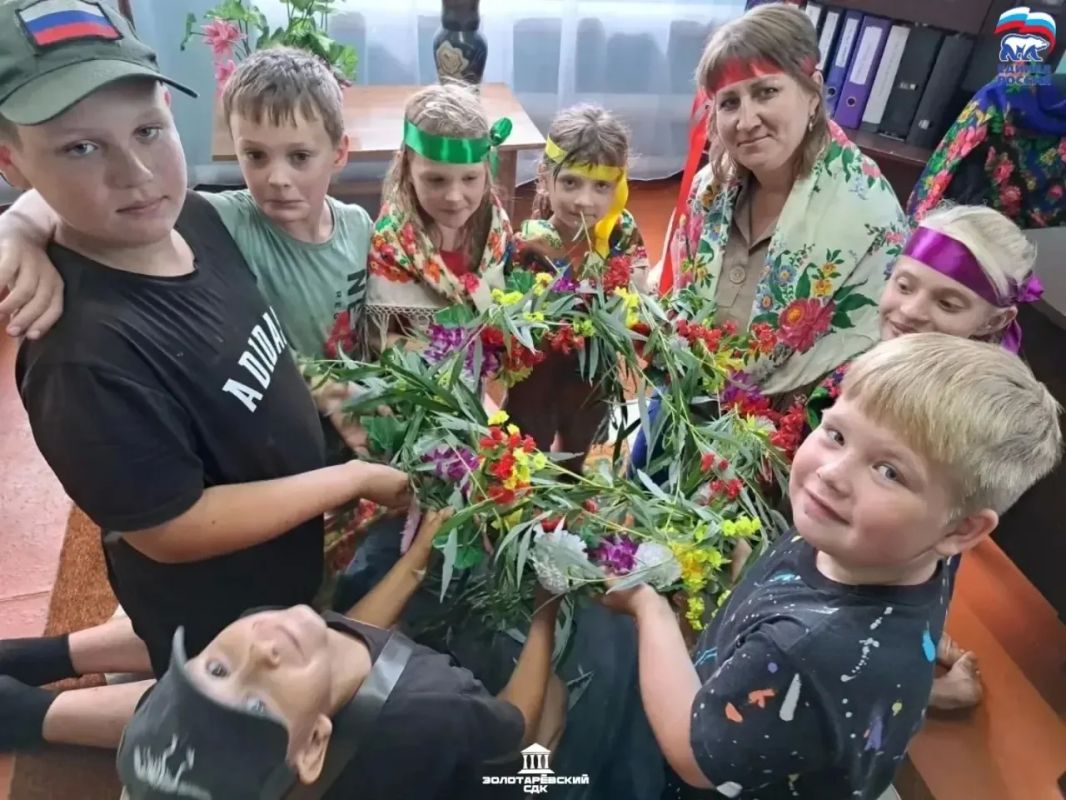 В честь одного из самых мистических и красивых славянских праздников — Ивана Купала — в филиале Золотаревский СДК прошли уютные эко-посиделки