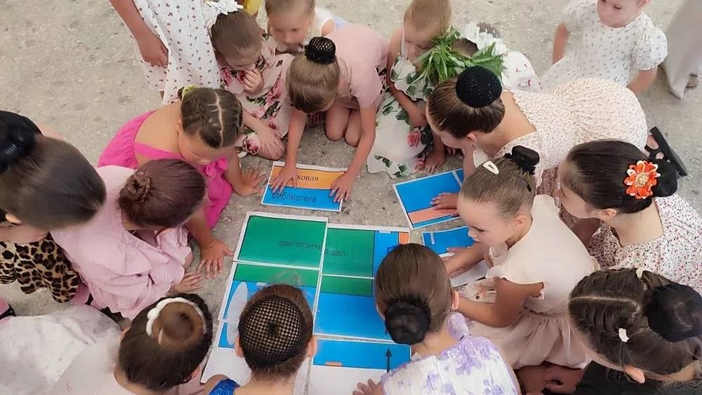 В преддверии праздника Ивана Купалы в клубе села Бирюки прошла увлекательная игровая программа «В поисках цветка папоротника» для участников творческих коллективов В преддверии праздника Ивана Купалы в клубе села Бирюки прошла увлекательная игровая программа «В поисках цветка папоротника» для участников творческих коллективов
