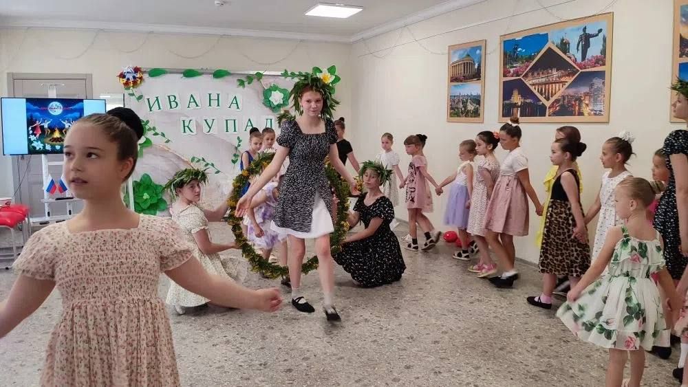 В преддверии праздника Ивана Купалы в клубе села Бирюки прошла увлекательная игровая программа «В поисках цветка папоротника» для участников творческих коллективов В преддверии праздника Ивана Купалы в клубе села Бирюки прошла увлекательная игровая программа «В поисках цветка папоротника» для участников творческих коллективов