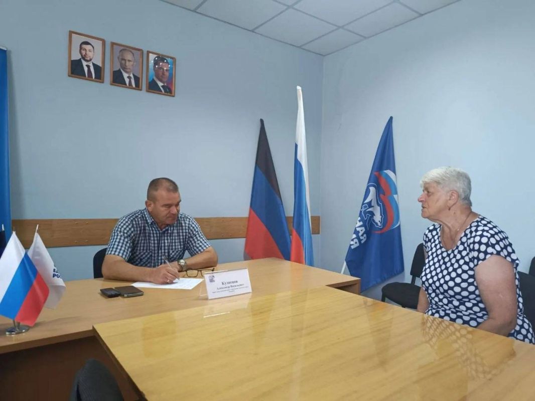 Александр Кузнецов провёл приём граждан в Иловайске Александр Кузнецов провёл приём граждан в Иловайске